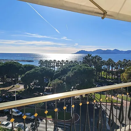 Croisette 2 Bedroom With Balcony First Line - Sea View *
